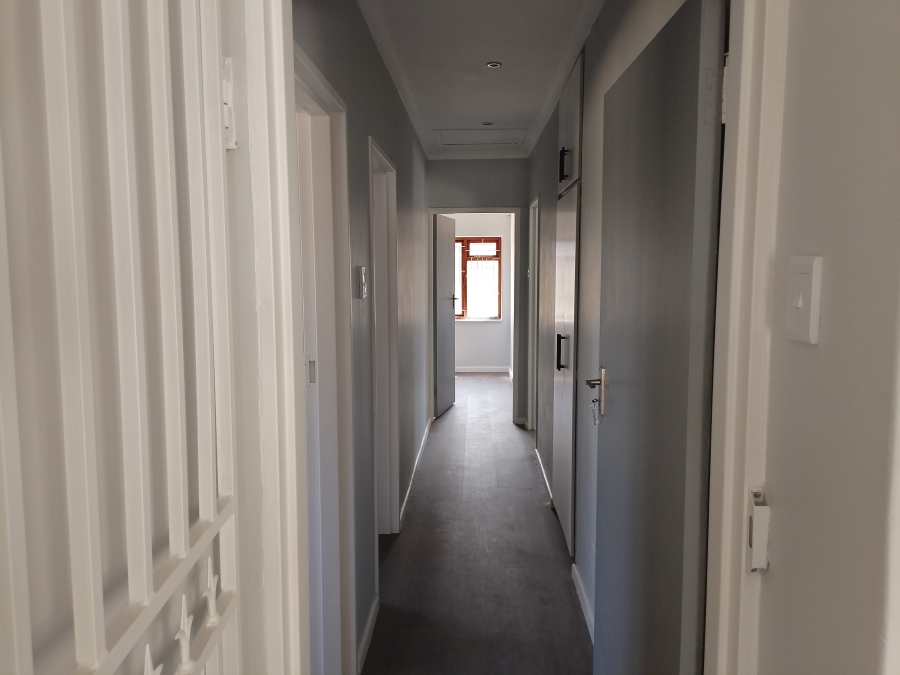 3 Bedroom Property for Sale in Bergzicht Western Cape